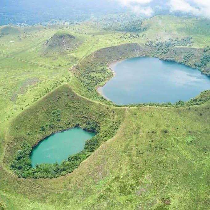 Lacs jumeaux de Manenguba, photographie publiée dans le répertoire du MINTOUL