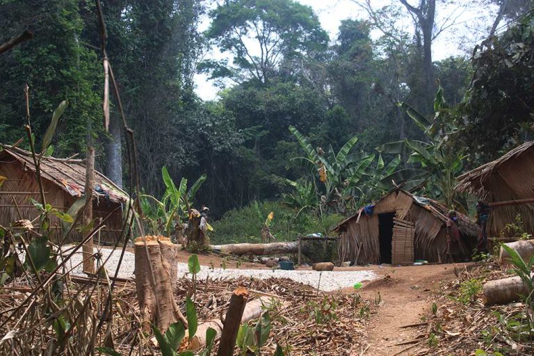 Campement touristique de Deng-Deng, photographie publiée dans le répertoire du MINTOUL